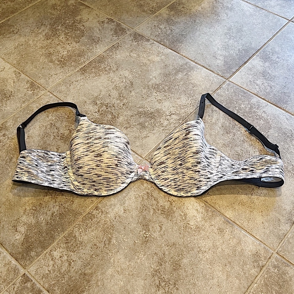 Victoria’s Secret lined demi bra black white pink size 38B cotton